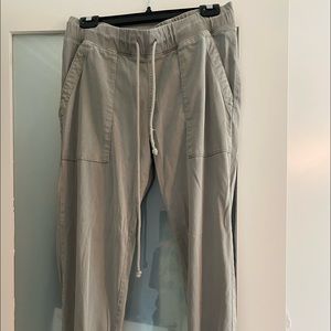 Super comfy Cloth and Stone drawstring pants. Sooooo soft.